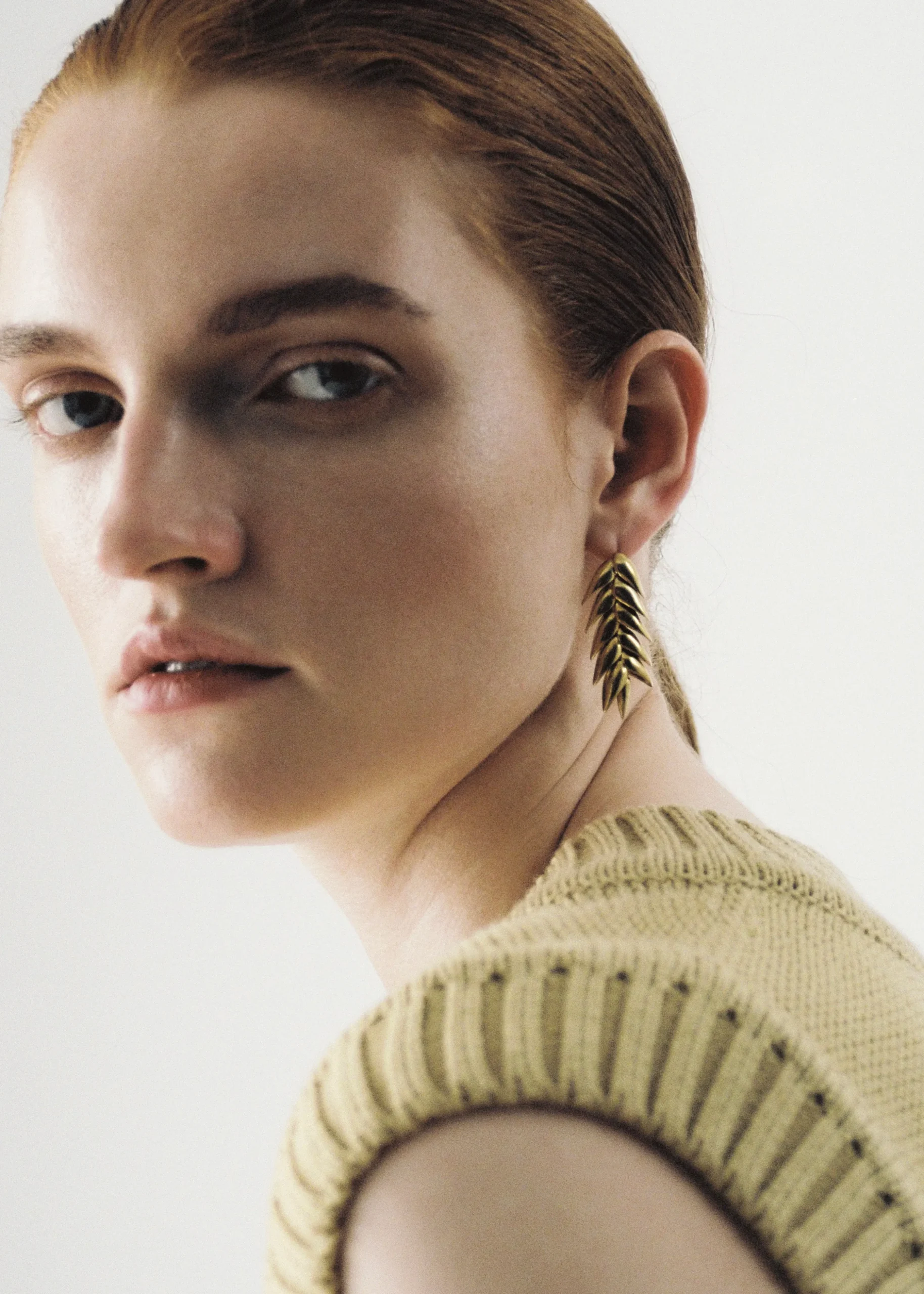 Bevza Spikelet Short Earrings