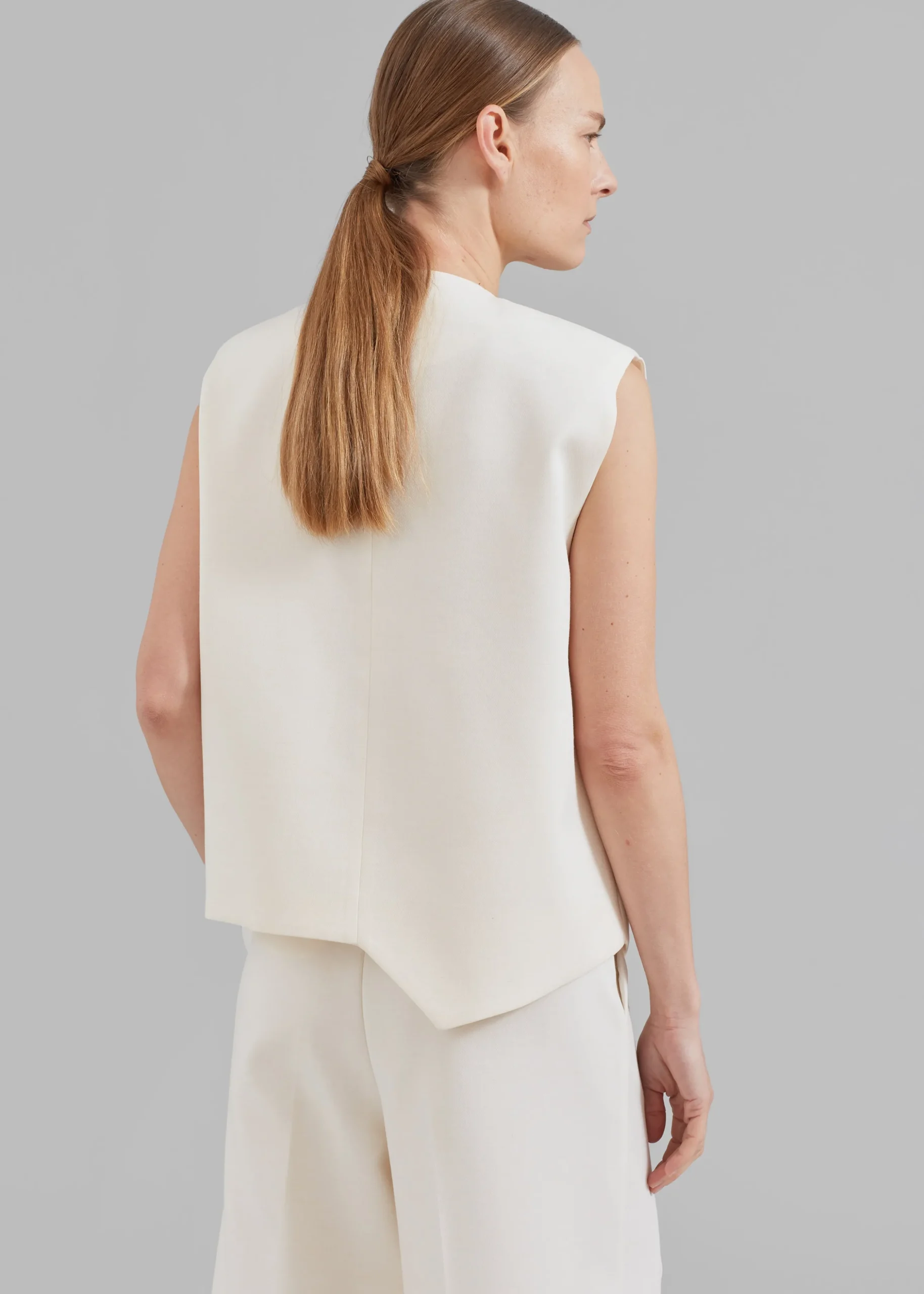 Delphi Vest