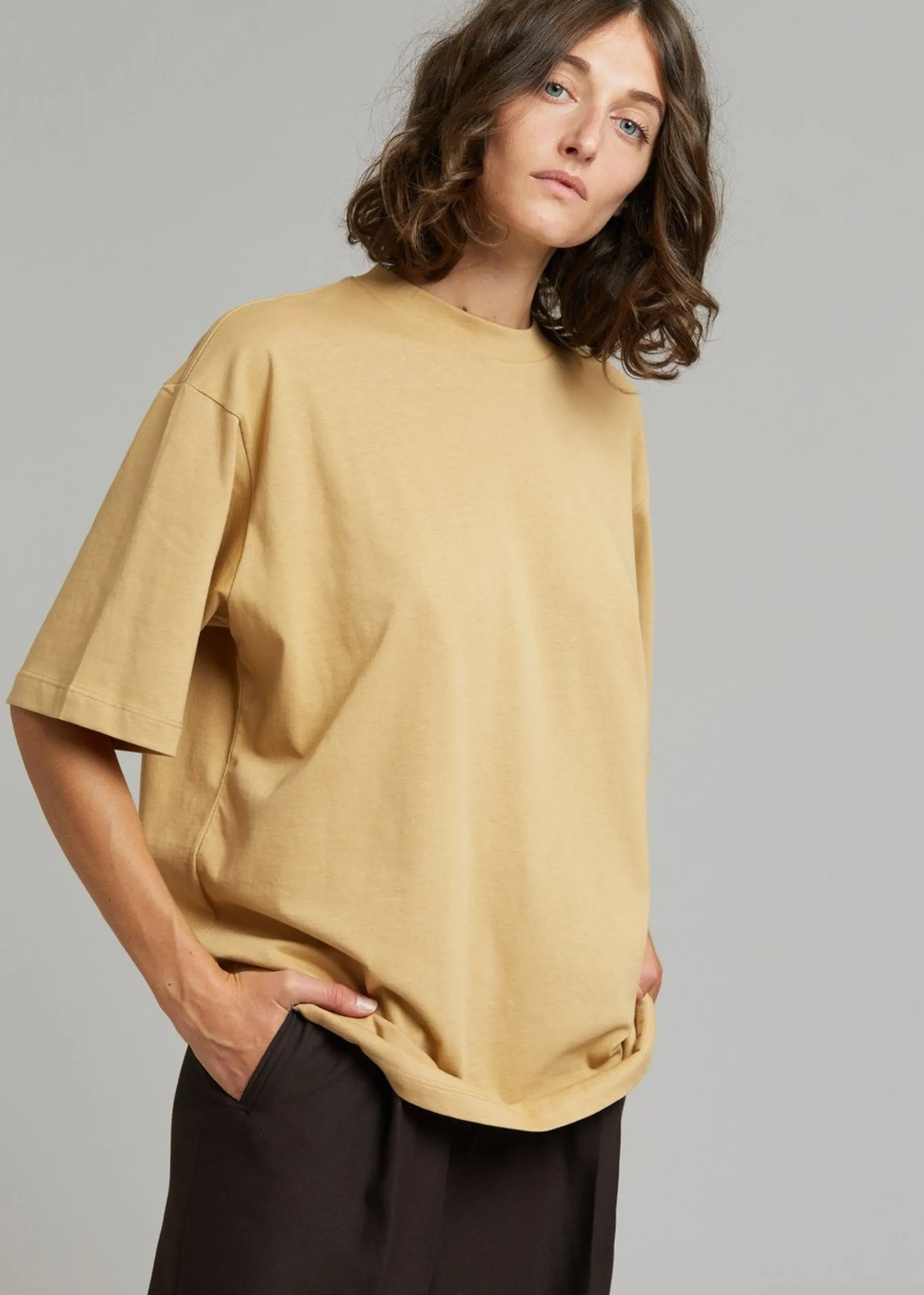 Evora Tee