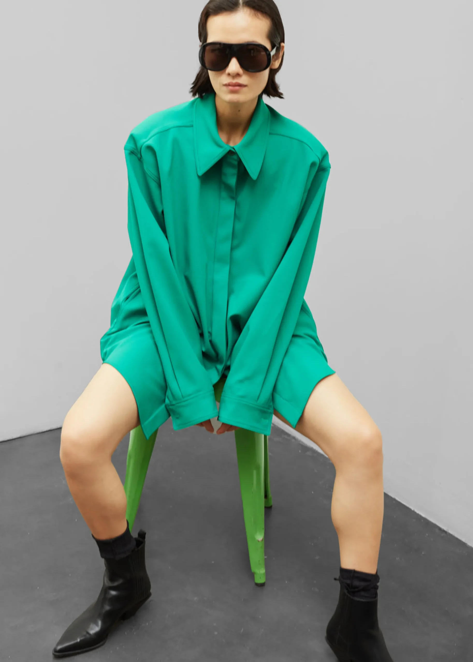 Lio Detachable Padded Shoulder Shirt