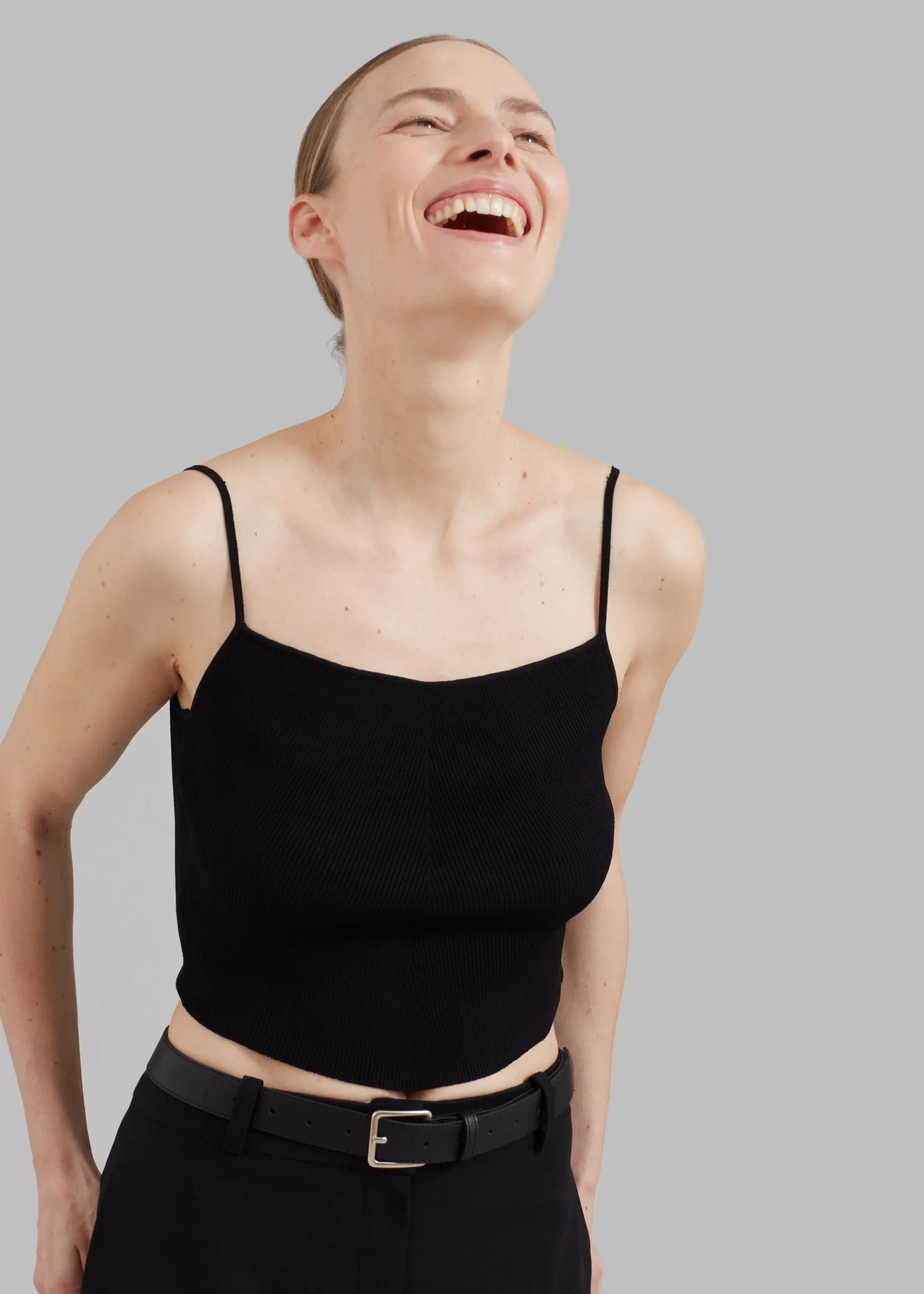 Low Classic Knitted Sleeveless Crop Top