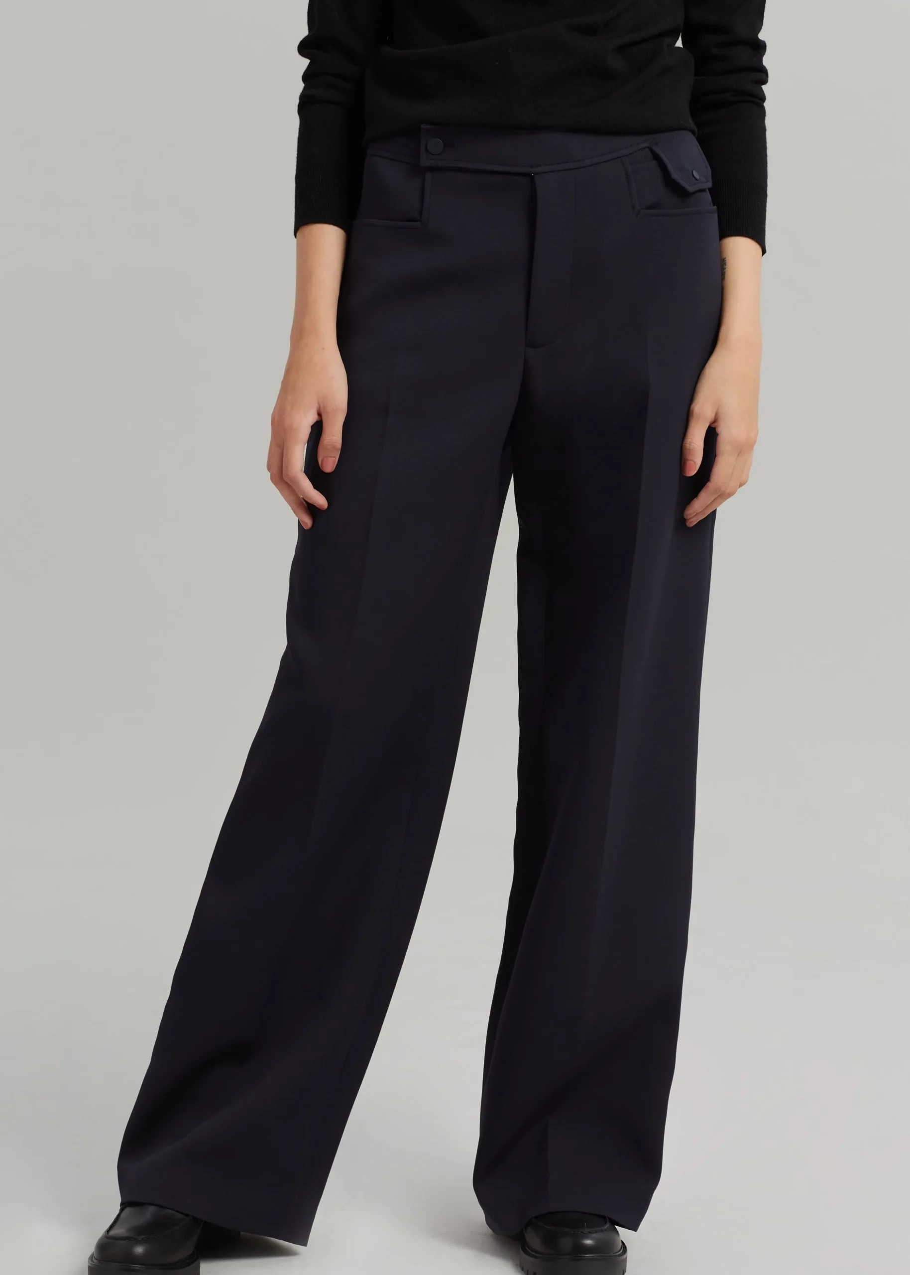 Low Classic Pocket Point Pants