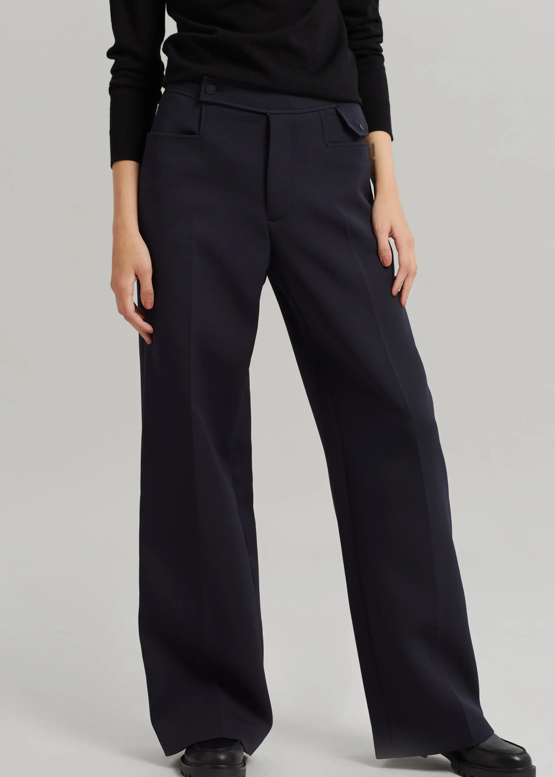 Low Classic Pocket Point Pants