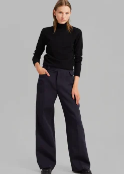 Low Classic Pocket Point Pants