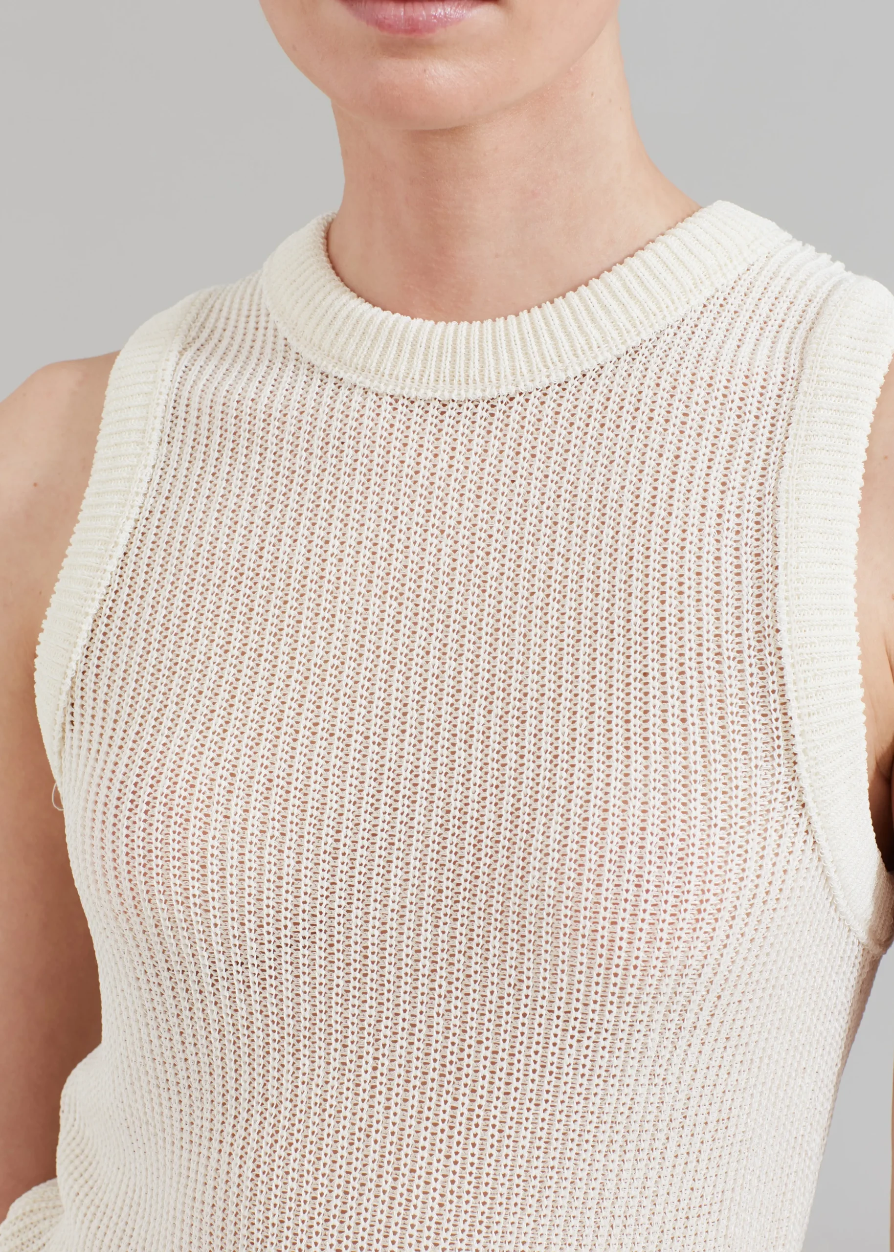 Low Classic Resort Sleeveless Top