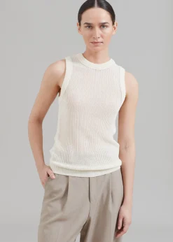 Low Classic Resort Sleeveless Top