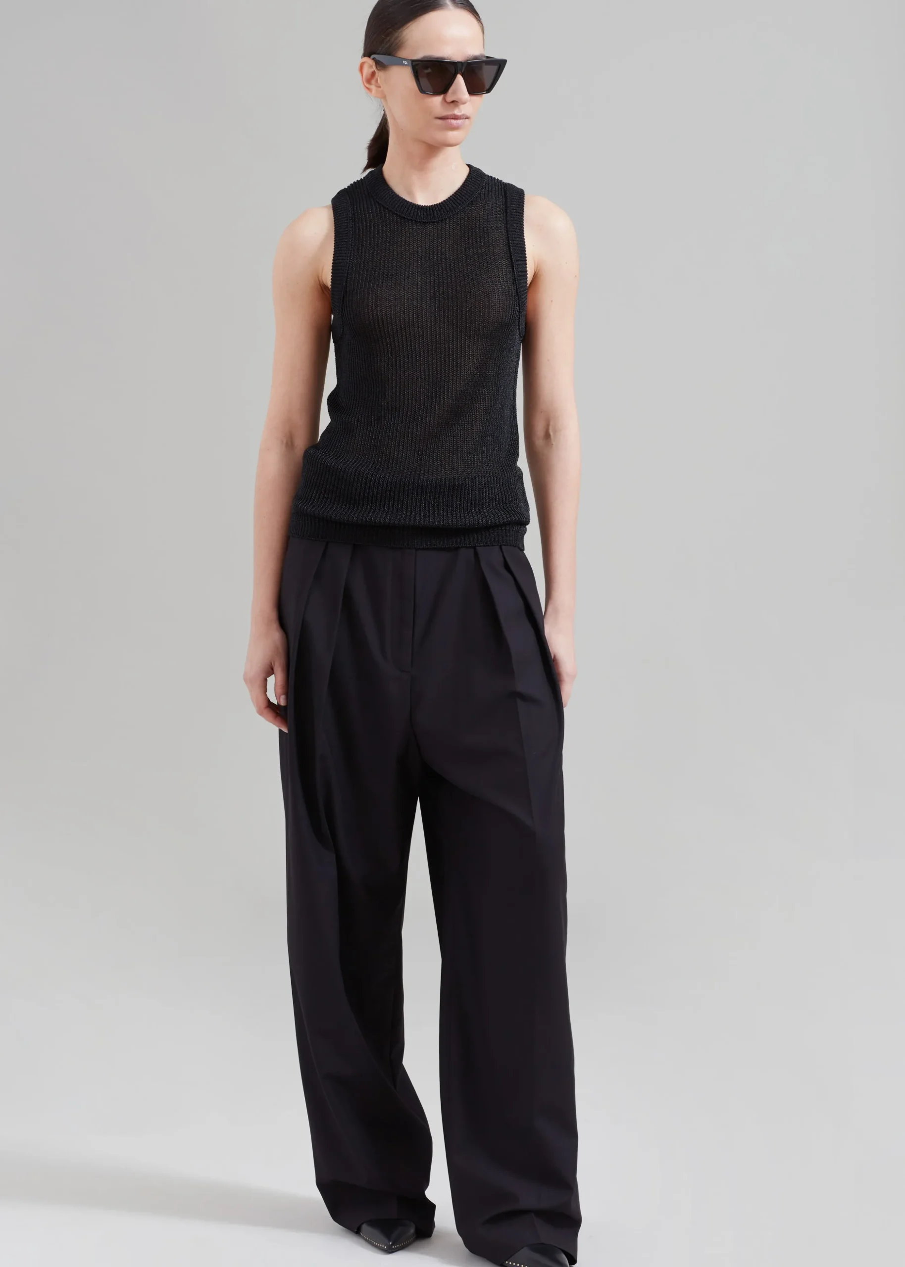 Low Classic Resort Sleeveless Top