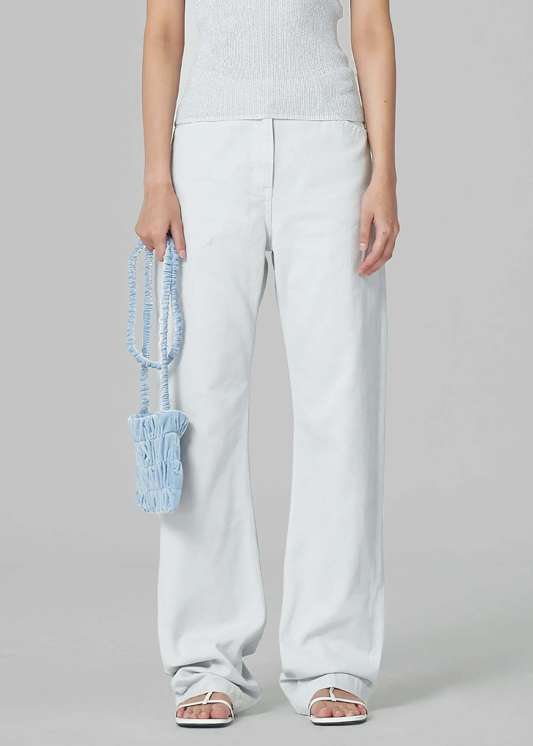 Low Classic Straight Fit Jeans