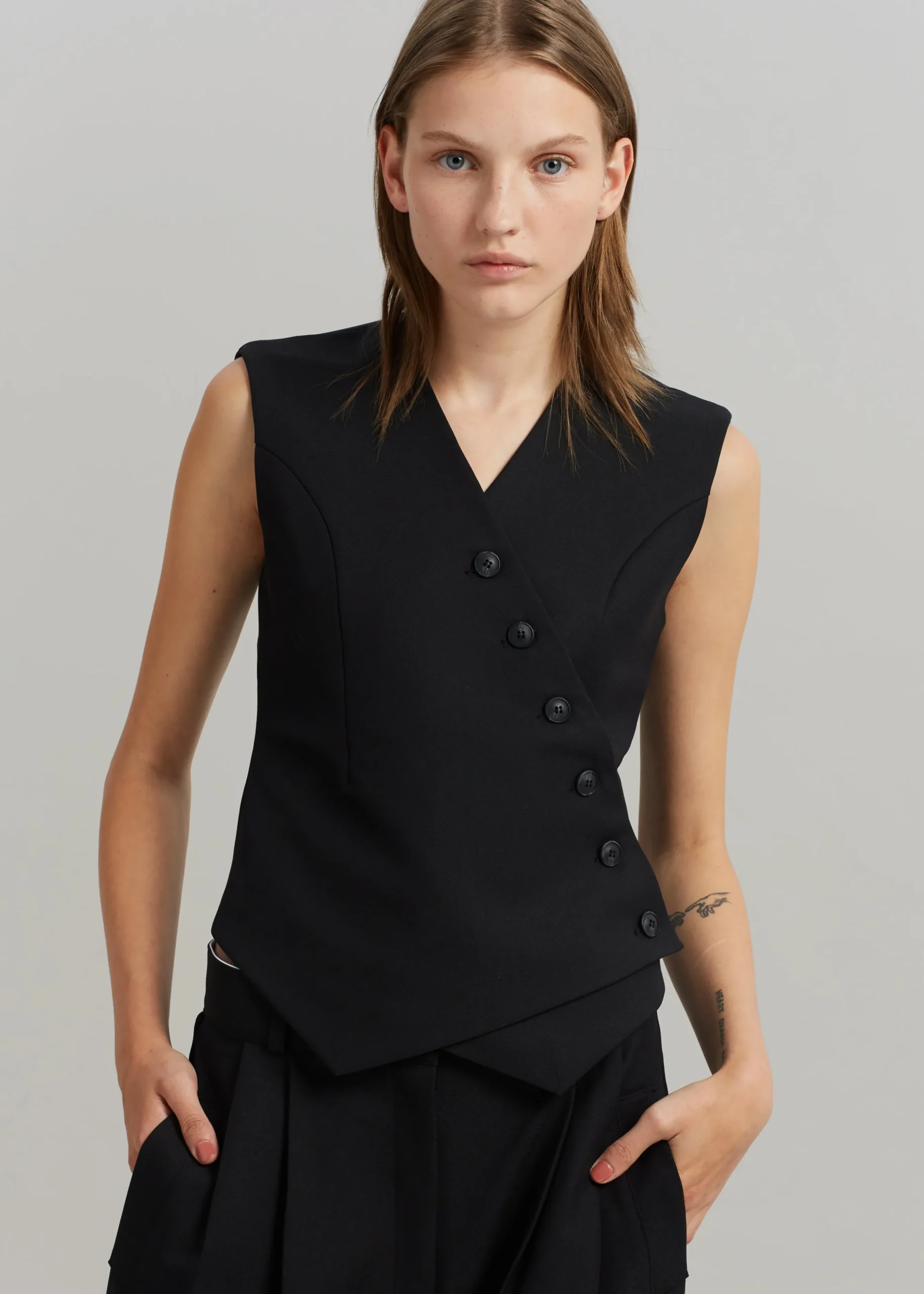 Maesa Cross Vest