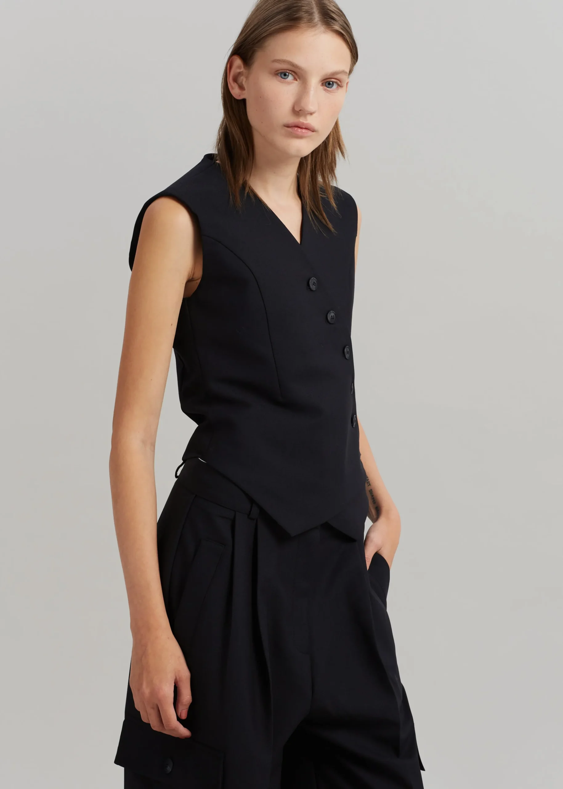 Maesa Cross Vest