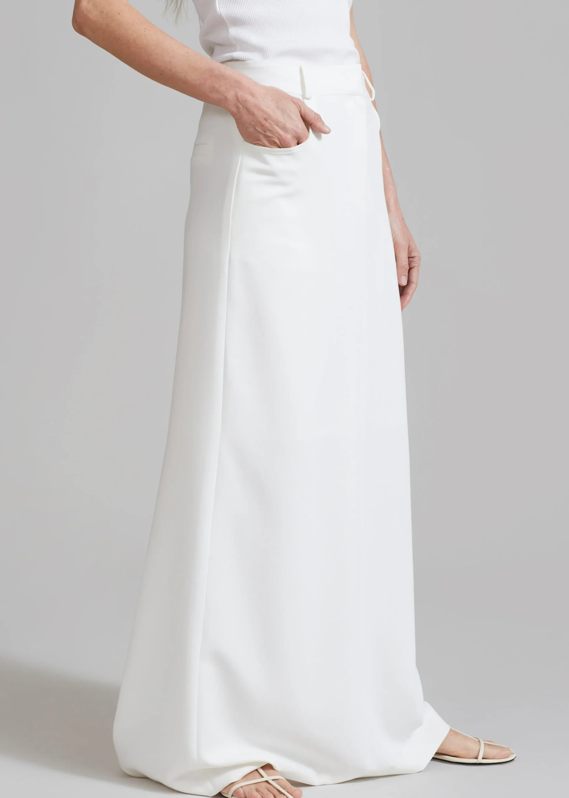 Malvo Long Pencil Skirt