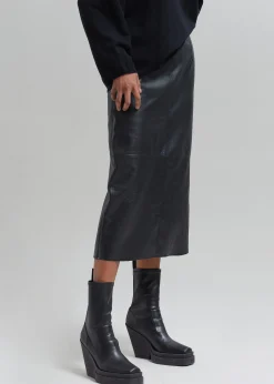 Manyne Faux Leather Pencil Skirt