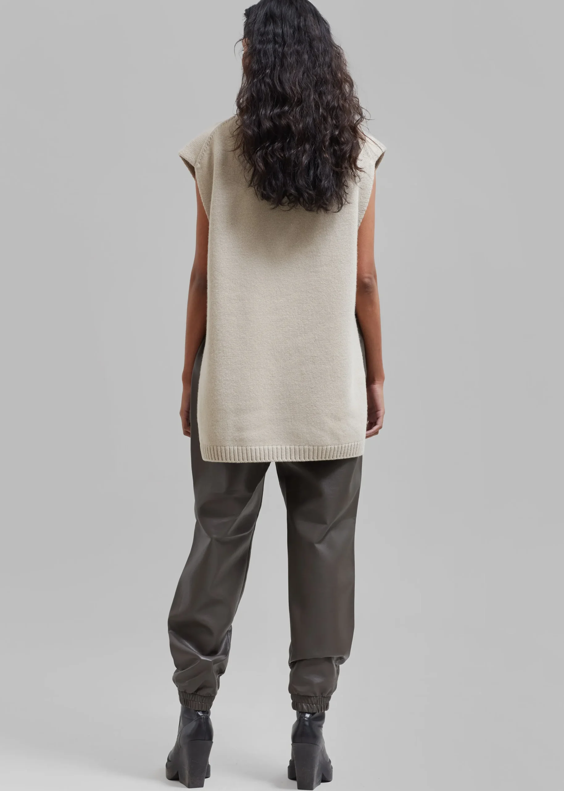 Vira Sleeveless Knit Turtleneck